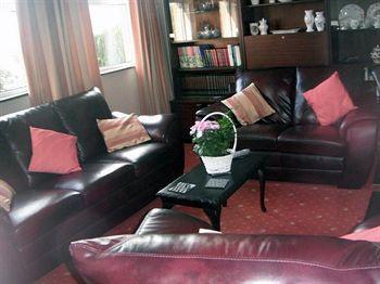 Suncrest Hotel Waterford Bagian luar foto