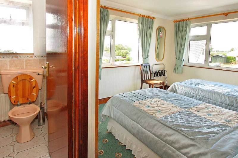 Suncrest Hotel Waterford Bagian luar foto