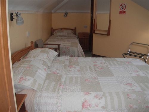 Suncrest Hotel Waterford Bagian luar foto