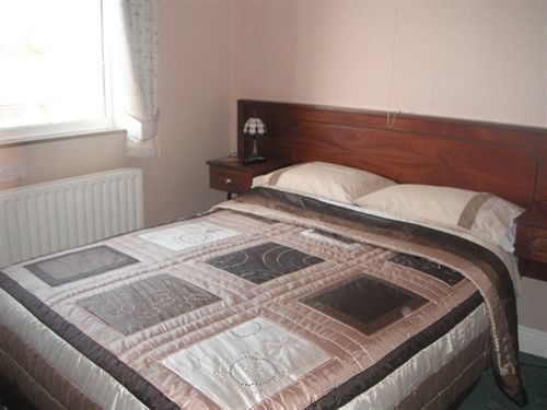 Suncrest Hotel Waterford Bagian luar foto